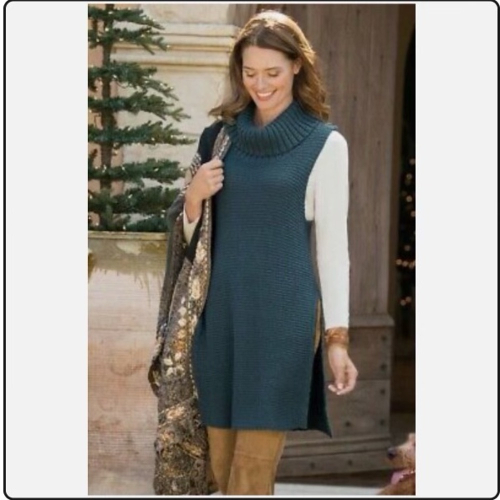 Sleeveless Teal Knit Turtleneck Tunic Top